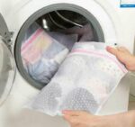 3 x Zipped Laundry Washing Machine Mesh Wash Bags - Image 4