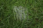 100 Silver Galvanised Grass Pins 150mm - Image 3